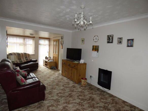 LOUNGE AREA