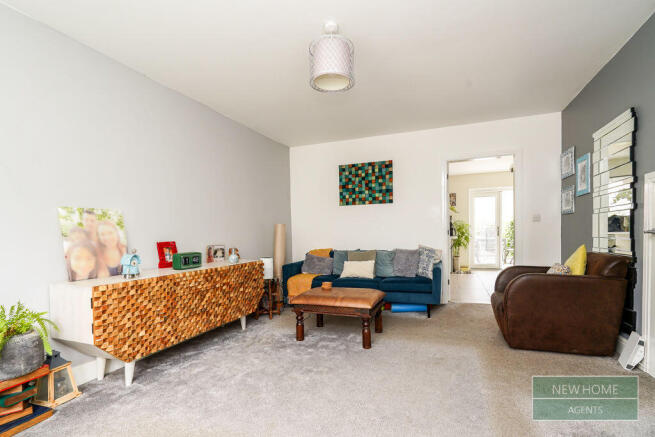 3 bed Semi-Detached for sale Image 5