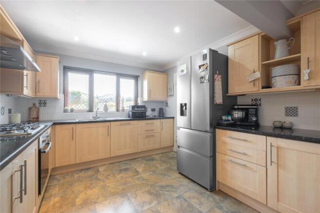 4 bed Detached for sale Image 4