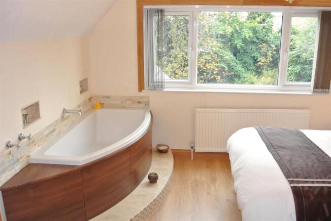 Bedroom 2 Bath.JPG