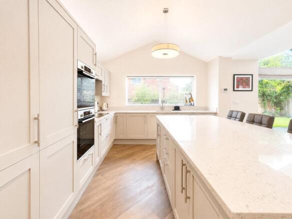 Oxford Drive, Thornton Hough, Wirral, CH63 photo 4