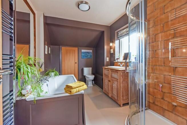 Bath/Shower Room