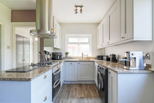 3 bed Semi-Detached for sale Image 8