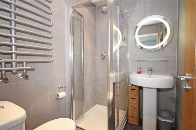 EN SUITE