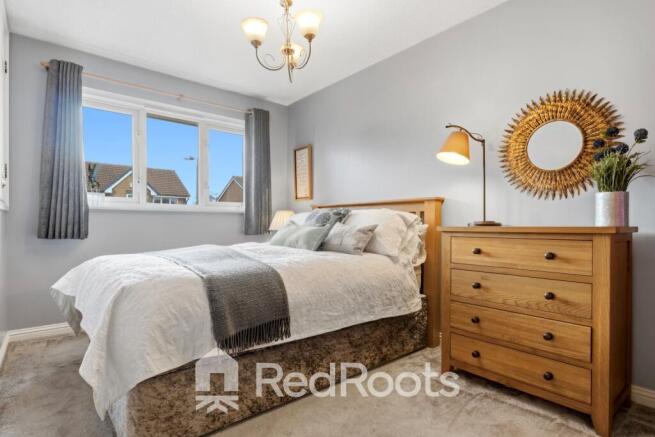 4 bed Detached for sale Image 12