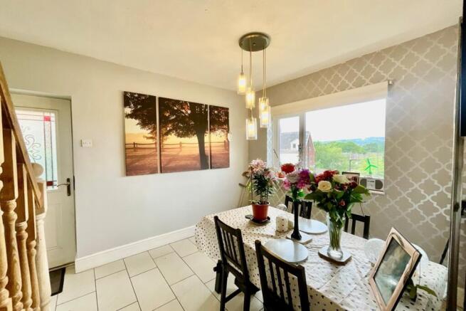 3 bed Semi-Detached for sale Image 7