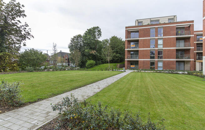 2 bed Apartment to rent Image 10