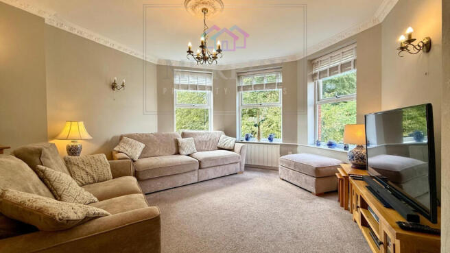 3 bed Flat for sale Image 9
