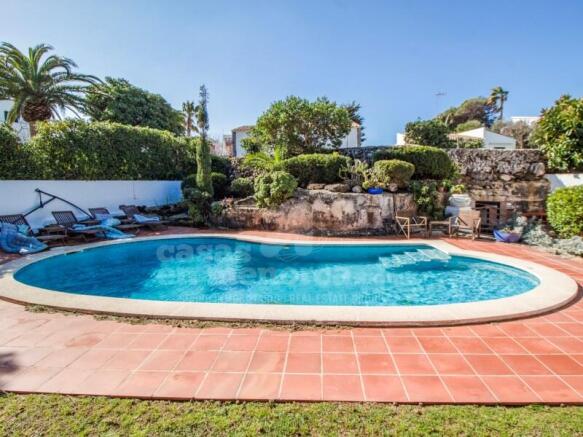 Detached villa with pool in Santa Ana