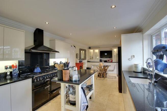 Breakfast Kitchen - Alternative View