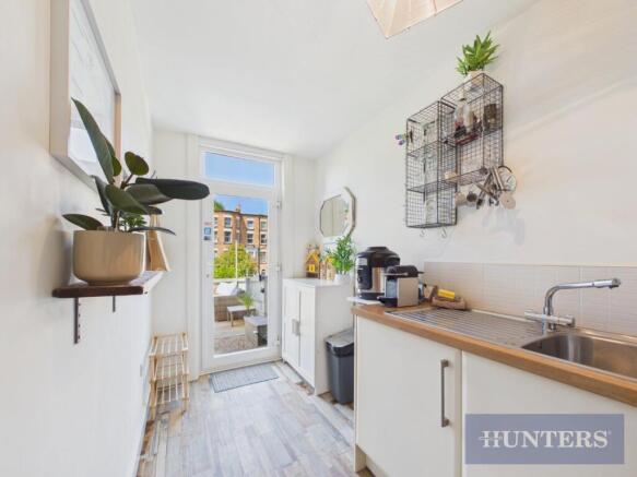 1 bed Flat for sale Image 8
