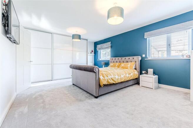 4 bed Detached for sale Image 4