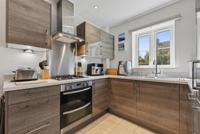 Flat2,2BedgeburyPlWeb17.jpg