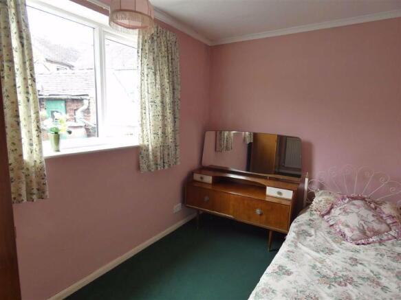 BEDROOM 2