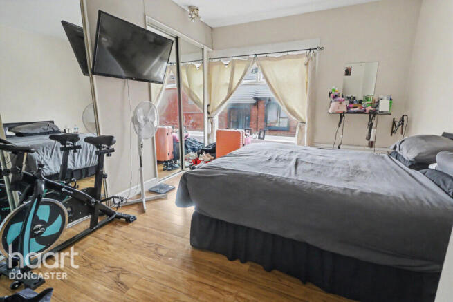 3 bed Terraced for sale Image 8