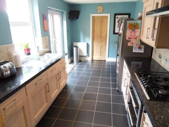 KITCHEN / BREAKFAST ROOM