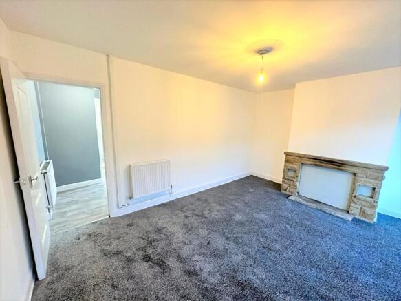 3 bed Terraced to rent Image 6
