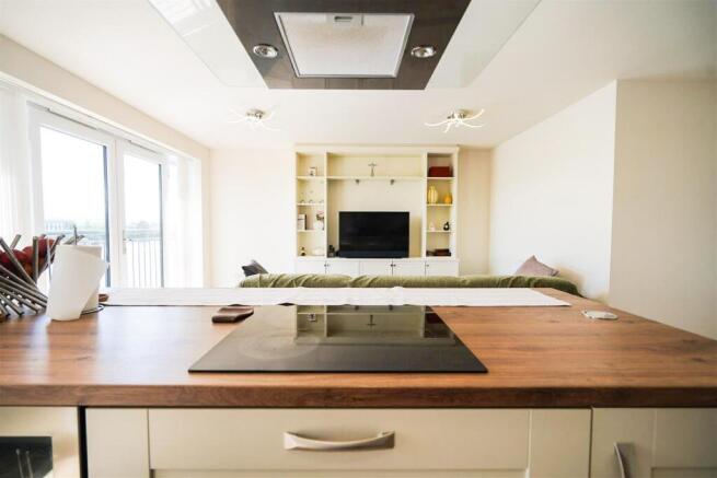 2 bed Apartment for sale Image 10