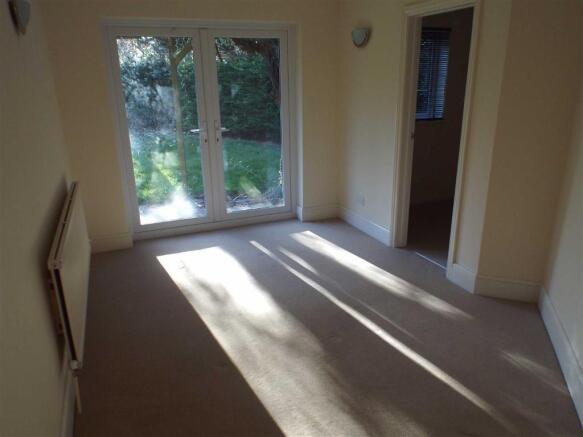 DINING ROOM/BEDROOM 