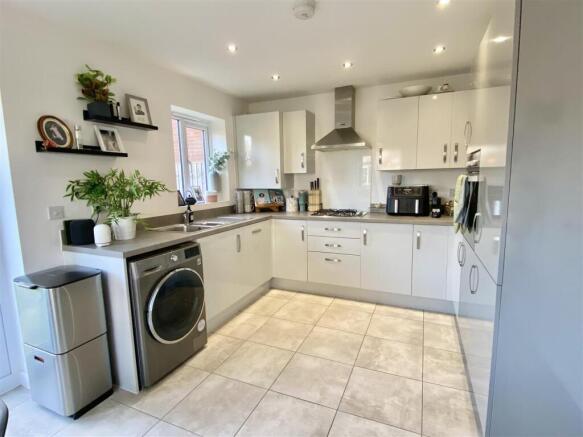 2 Bufton Close-7.jpg