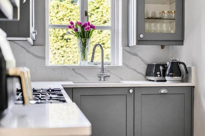 Home Close Kitchen 2.jpg