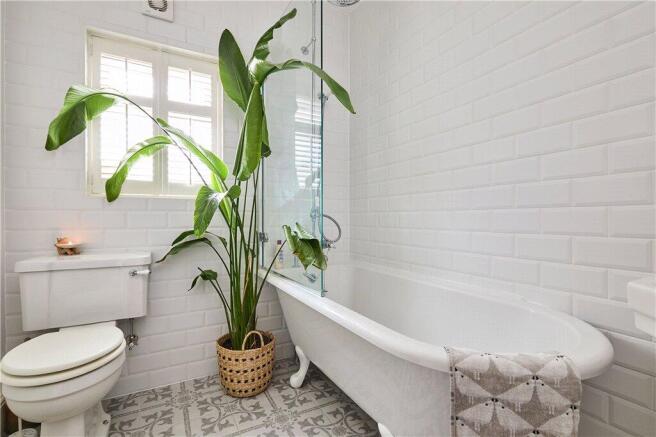 4 bed Terraced for sale Image 8