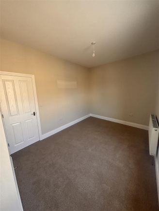 2 bed End of Terrace to rent Image 9