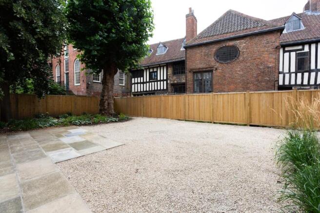 2 bed Apartment to rent Image 10