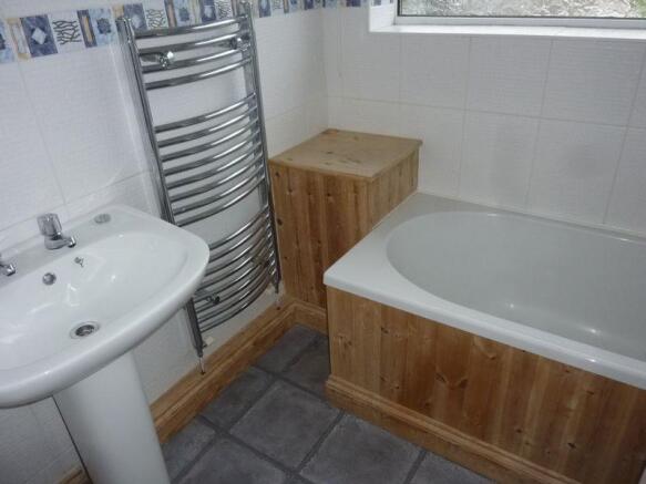 Photo 17 bathroom
