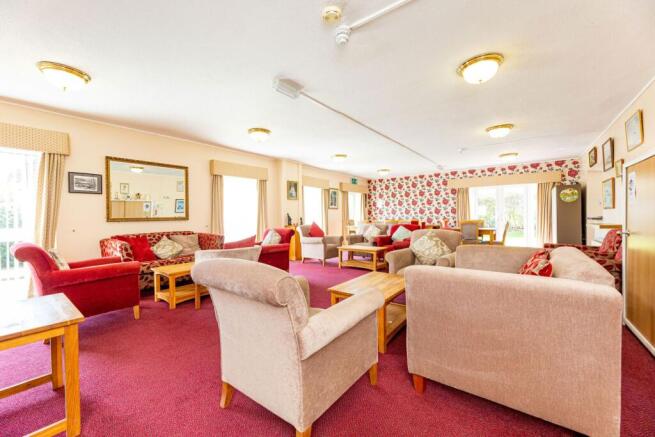 Studio to rent Image 9