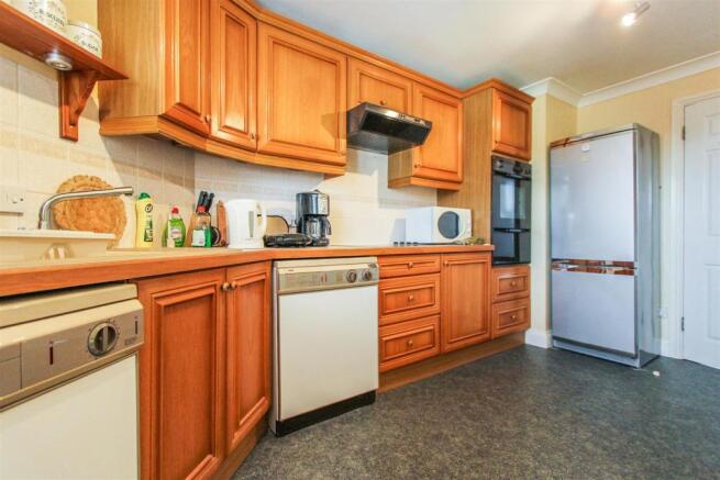 KITCHEN/BREAKFAST ROOM