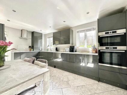 Herne Hill Court, West Hunsbury, Northampton NN4