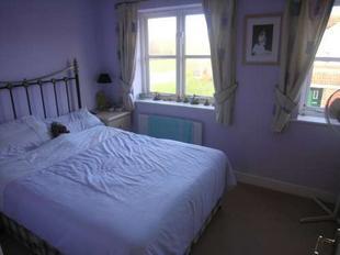 BEDROOM 1: