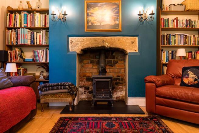 5 bed Detached for sale Image 4