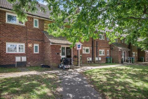 Strongbow Crescent, London, SE9