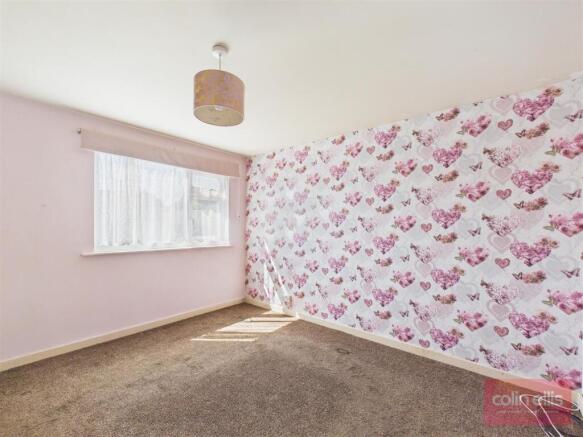 3 bed Semi-Detached Bungalow for sale Image 9