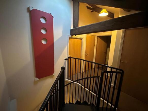 2 bed Apartment to rent Image 6
