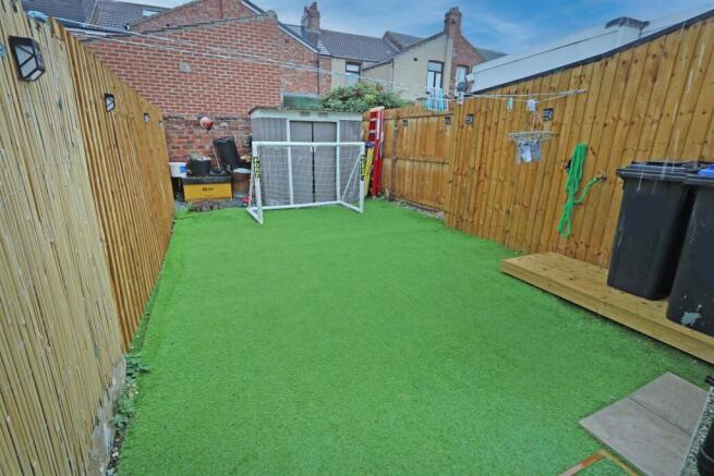 2 bed Terraced for sale Image 7