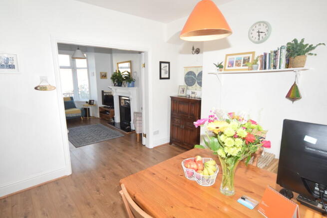 DINING ROOM/LOUNG...