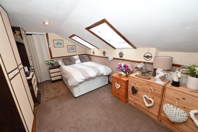 3 bed Terraced for sale Image 6