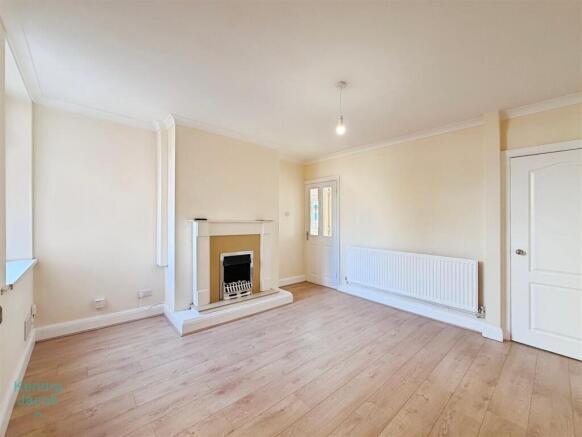 3 bed Semi-Detached for sale Image 7