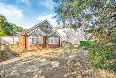 Laleham Road, Shepperton, TW17