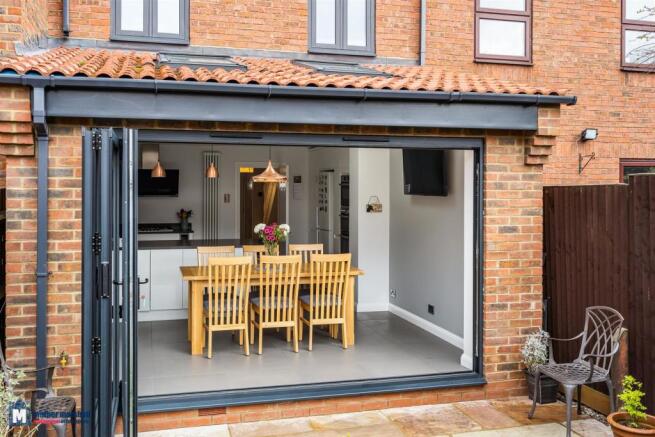 Bi Folding Doors into Kitchen