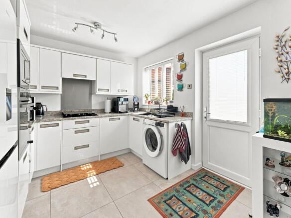 3 bed Semi-Detached for sale Image 4
