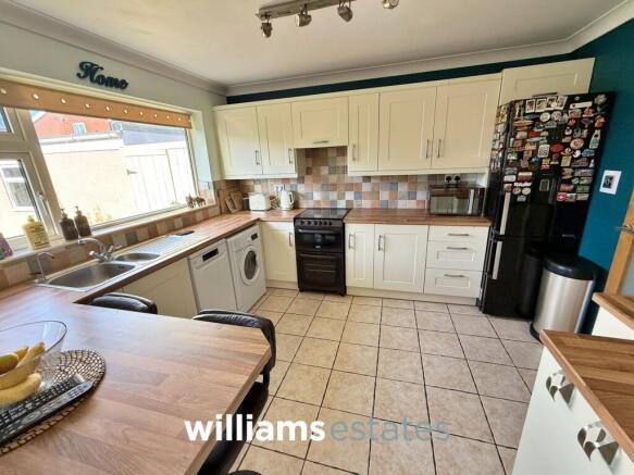 Llandaff Drive, Prestatyn, LL19 photo 2