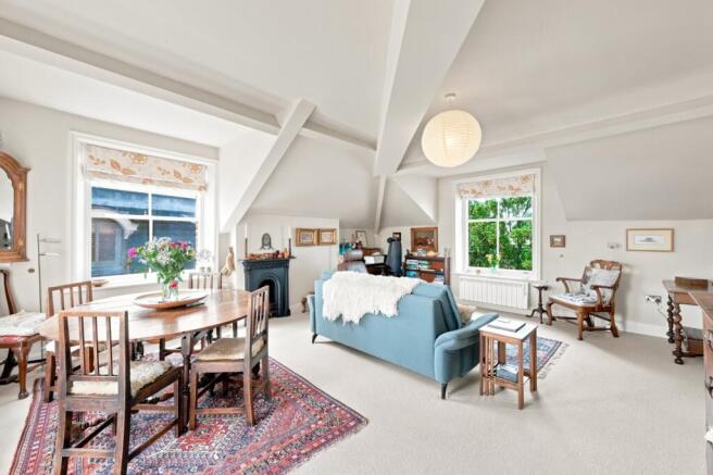 2 bed Flat for sale Image 4