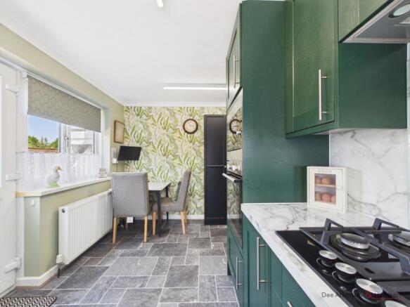 2 bed Semi-Detached Bungalow for sale Image 8