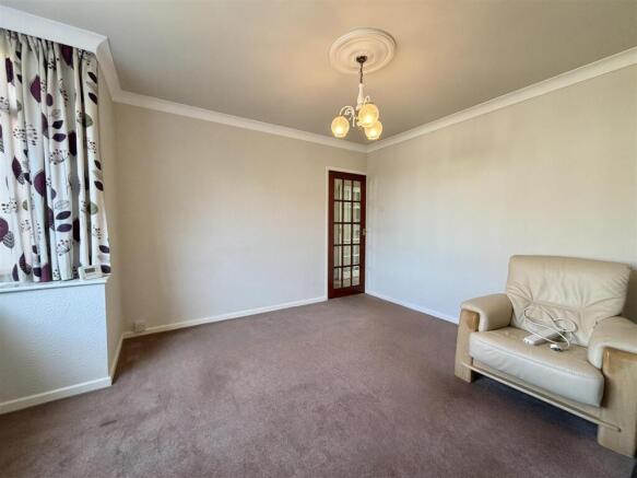 4 bed Semi-Detached for sale Image 8