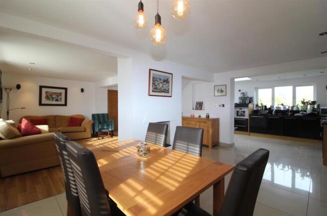 25 Northaw Road West 015.JPG