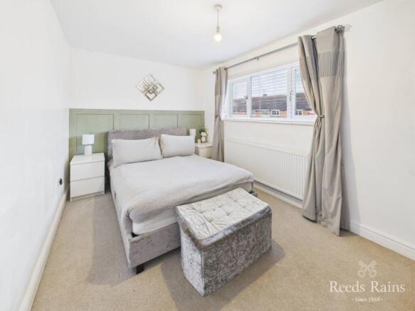 2 bed Semi-Detached for sale Image 8